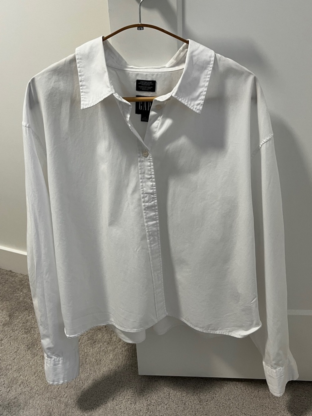 GAP White Cropped Button-Up Shirt